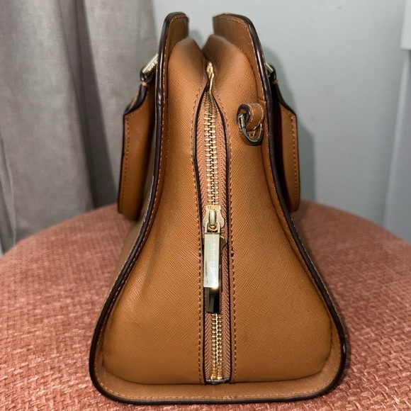 Tory Burch - Picture 3 of 3